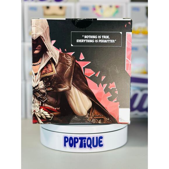 Assassin's Creed Ezio Leap of Faith Qlectors Statue - Picture 3 of 6